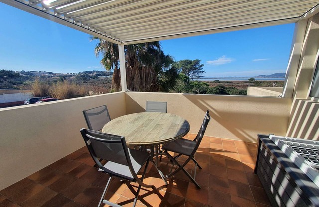 Apartment T2 + Mezzanine - Exceptional view - 300m plage de la Bergerie