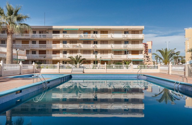 Apartment 'Vistas A Los 2 Mares' with Sea View, Shared Pool and Air Conditioning