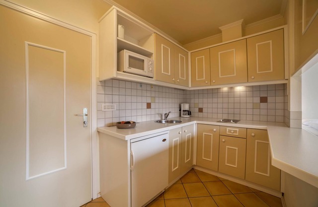 Apartment "Wanda 5" with Wi-Fi, Balcony & Swimming Pool