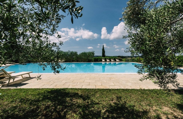 Apartment with garden and BBQ - swimming pool and tennis court