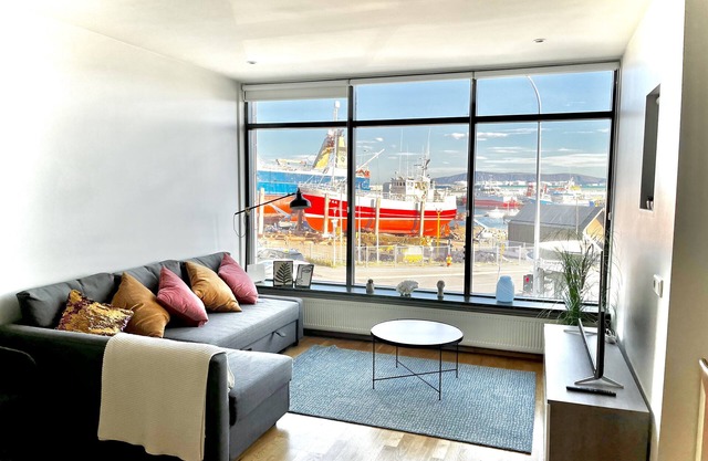 Apartment with Ocean View, Downtown Reykjavik