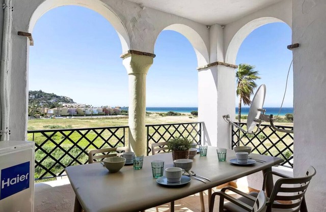 APARTMENT WITH SEA VIEWS IN ZAHARA DE LOS ATUNES