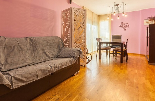Apartment 'Zona Olímpica Terrassa' with Mountain View, Wi-Fi and Air Conditioning