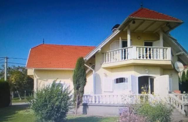 Apartments for 4 people with a view of Lake Balaton
