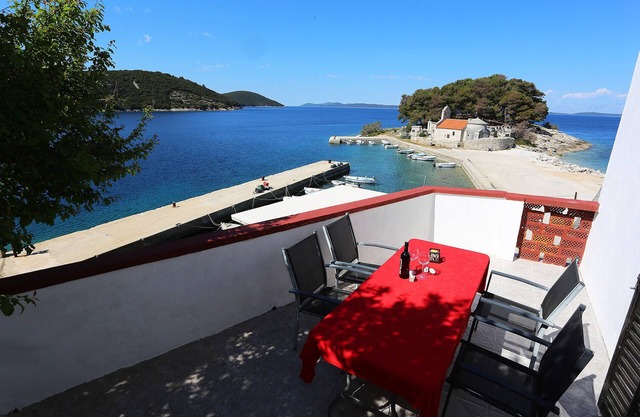 Apartments located directly on the sea, with sea views and wonderful views.
