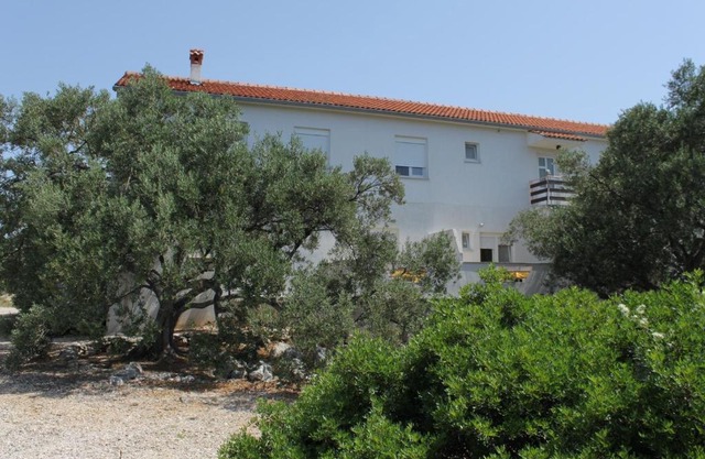 Apartments with parking space Bozava, Dugi otok - 8123