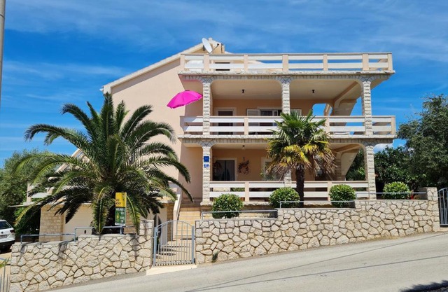 Apartments with parking space Lun, Pag - 4062