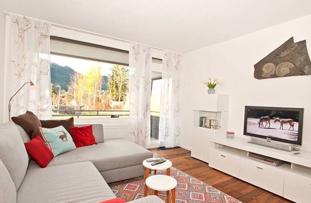 App 1/6 - Moderne Fewo für bis 5 P. m. Balkonen + Bergblick - Ferienappartements Weissensee