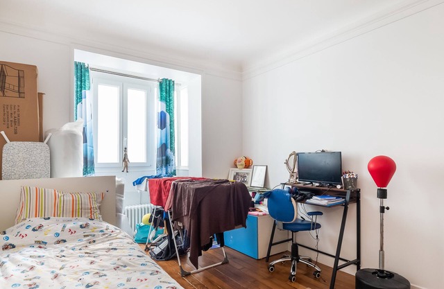 App. 5 minutes from the Eiffel Tower