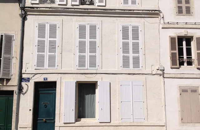 Appart heart of history, large terrace on the park and 10 'walk from the beach.