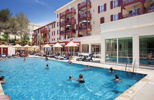 Appart + Wi-Fi Gratuit | 10 Minutes de la Plage!