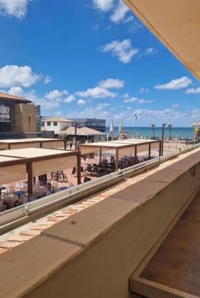 Appartement à 20 m de la plage