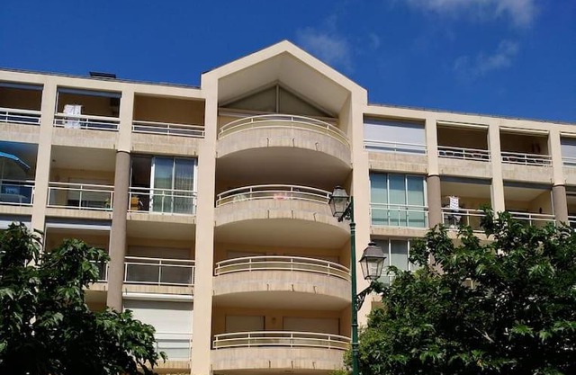 Appartement 2 Pièces avec une grande terrasse, 3 étoiles, Wifi, Box pour véhicule et vélos
