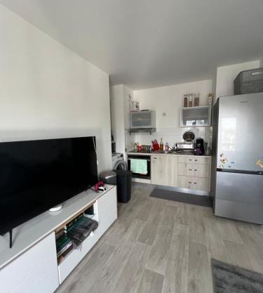 Appartement 2 pièces proche commerces et transports
