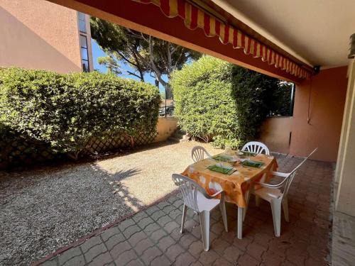 Appartement 2 pièces avec jardin à 50m de la plage - 4 couchages, parking privé, terrasse - FR-1-226B-9