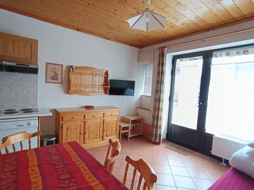 Appartement 6 pers. à Montgenèvre - Proche pistes, commerces, parking privé, animaux acceptés - FR-1-445-58
