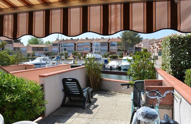 Appartement climatisé avec terrasse dans quartier animé, parking privé - FR-1-225D-573