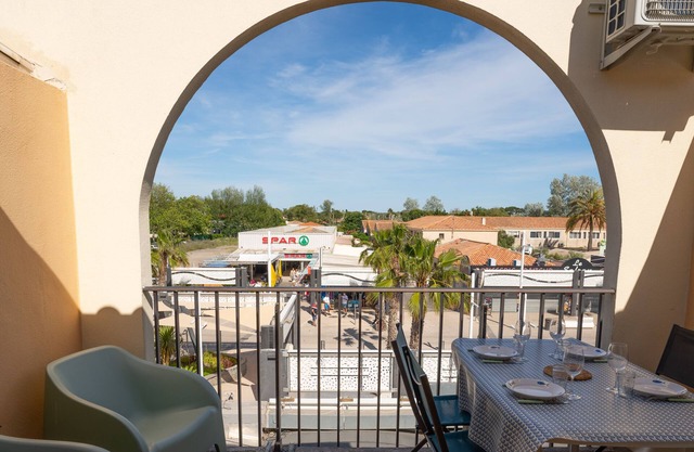 Appartement climatisé à 100m de la plage