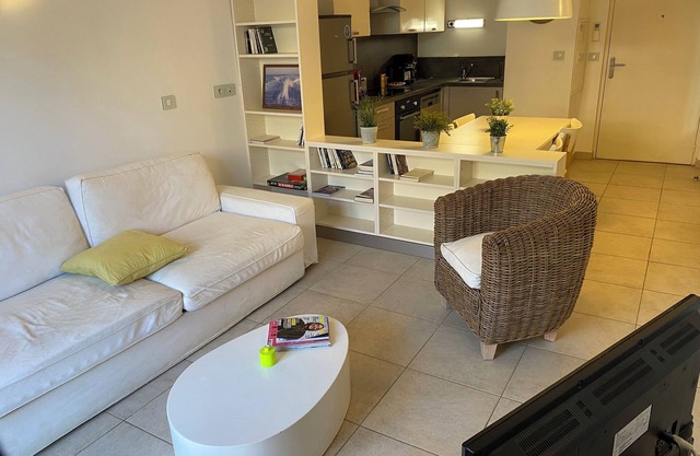 Appartement Climatisé 50m2 au Centre du Village de Porquerolles