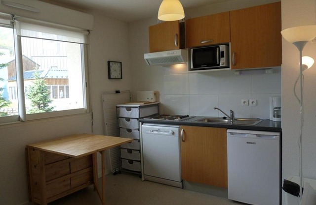 Appartement cosy 4 pers. sur les pistes, parking gratuit, casier à skis, lave-vaisselle, lave-linge - FR-1-602-47