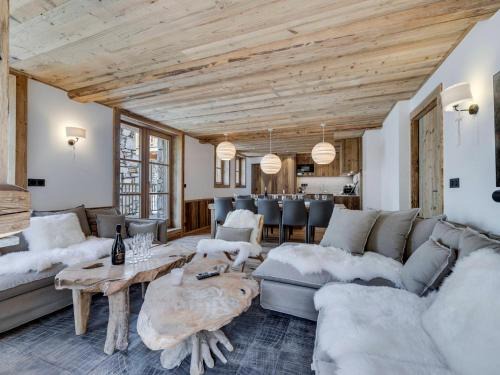 Appartement Familial Confort à Val-d'Isère, Proche Pistes, 10 Pers., Cheminée, Services Inclus - FR-1-567-106