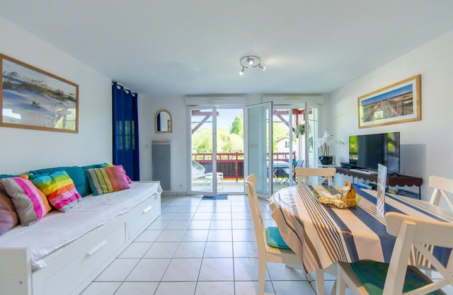 Appartement Le Chenal in Arès for 4 persons
