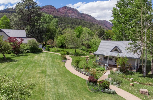 Apple Orchard Inn