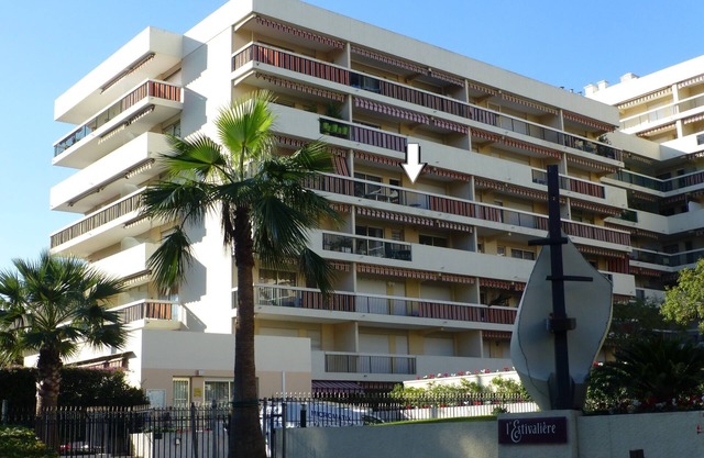 APPT T2 GOLFE JUAN THE ESTIVALIERE 3 * of TOURISM terra 15 m2 privatory parking