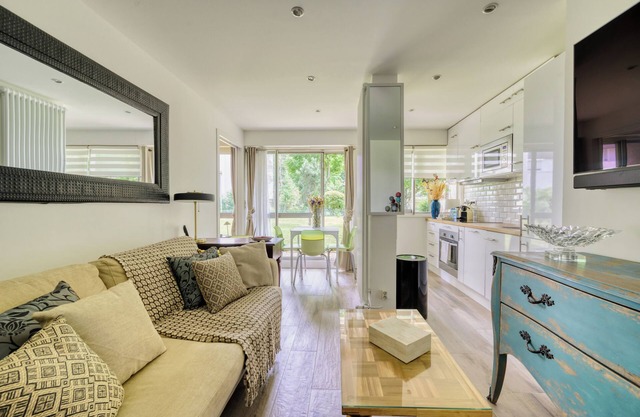 Apt 37 m², 1 Chambre, vu Jardin à Clichy Avec une Place de Parking