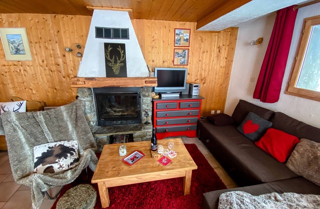 Apt cottage 3 */chimney/many walks/classified village
