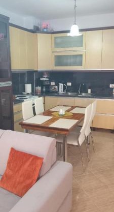 Apt modern,7 minutin dalla spiaggia