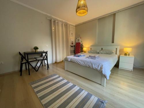 Apt w/Balcony in center,5 mn walk to Istiklal