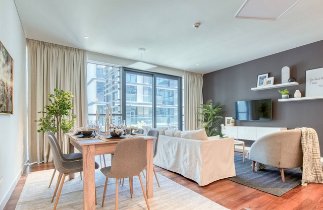 Apt w/ Dubai Luxury Experience Nxt to Burj Khalifa