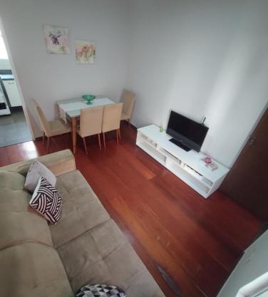 Apto com suíte, garagem, localização privilegiada