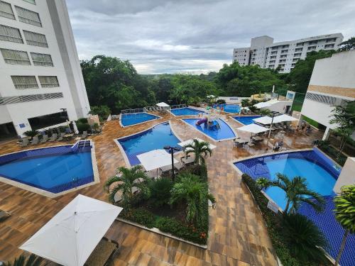 Apto no Park Veredas com acesso ao rio de águas quentes e área de lazer espetacular