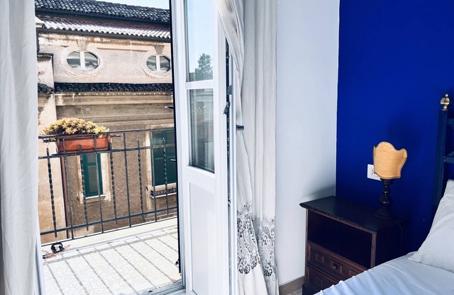 Aqua Claudia Two-Bedroom Apartment facing the Aurelian Walls
