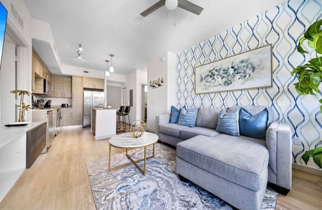 Aqua Vista in DTWN 3 Min From Las Olas