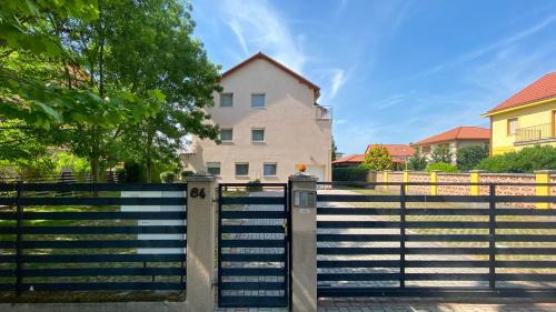Aranypart Apartman