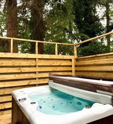 Arawn 4 - Hot Tub - Dog friendly - Family