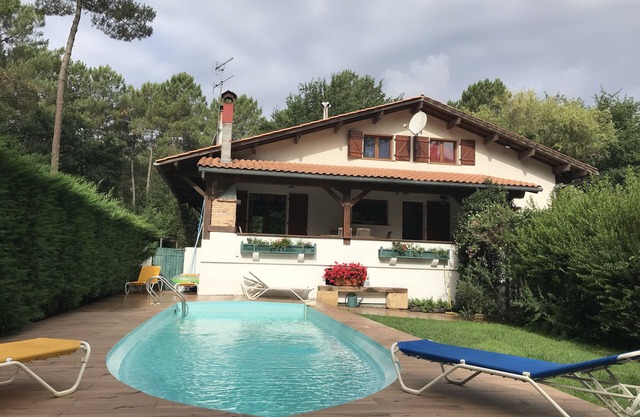 Arcachon bay. Villa with swimming pool. Nice benefits. The Teich