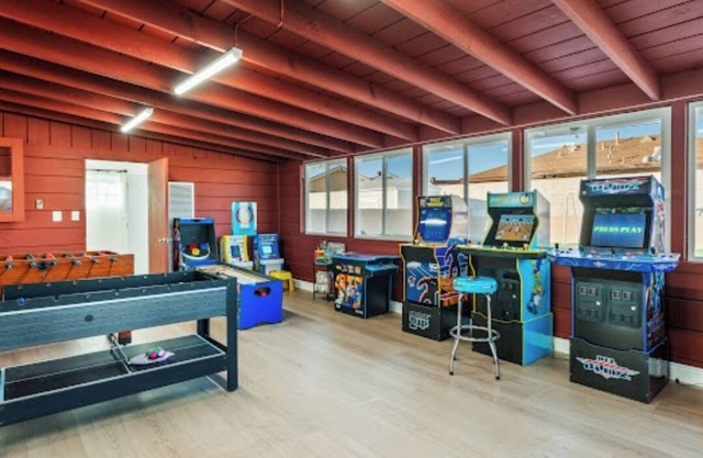 ARCADE, MINI GOLF, SOCCER, GAME ROOM, FIRE PIT, SWINGS, PRIVATE Parking