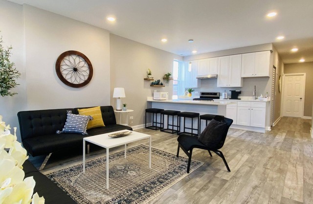 Archer #2 | New 3 Bedroom near McCormick Place, Wintrust Arena, Chinatown