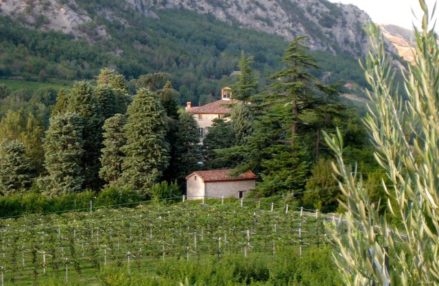 Arco room - Independent studio in a 16th century stone farmhouse