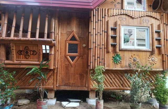Aremen Transient, Nipa Hut with shared main house's bathroom