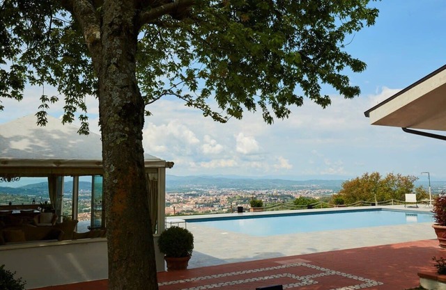 Arezzo villa Summary: