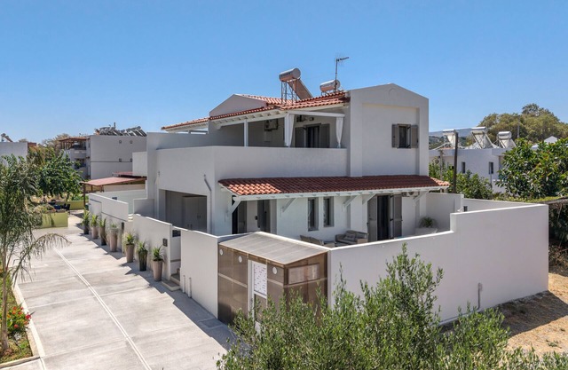 Arokaria,pool,near beach & amenities no car needed