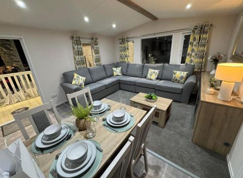 Arranview Lochside Pods & Lodges all with private Hot-tubs