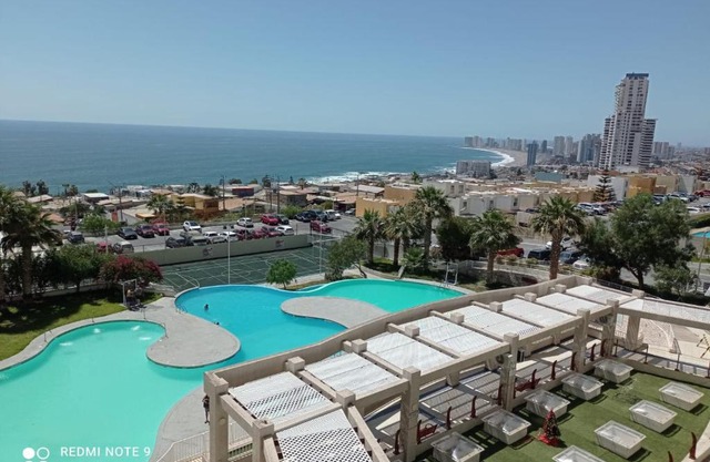 Arriendo diario Iquique, preciosa vista al mar, gran piscina.