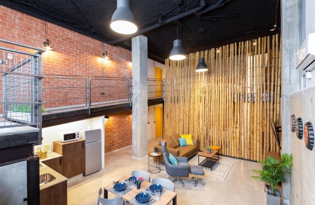 Art Loft 06 'Travelling Light' in Valencia