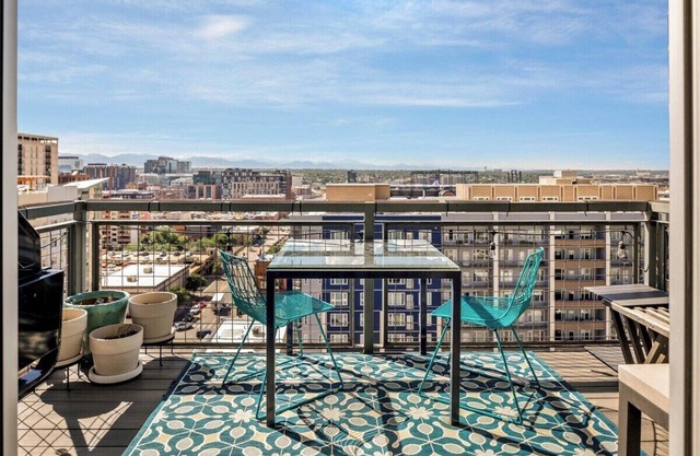 Art Lover's Dream: 2BD Luxury 30+ Day, Coors Field